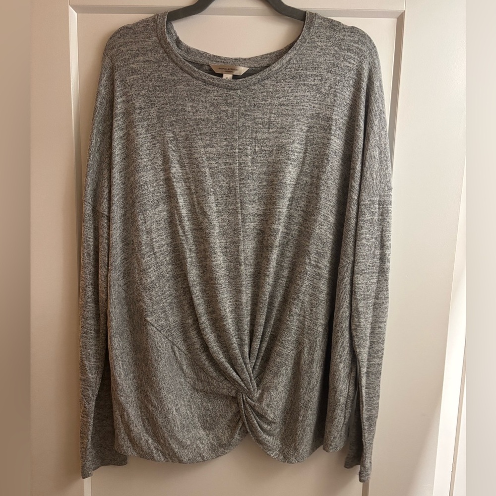 Banana Republic grey heather long sleeve top